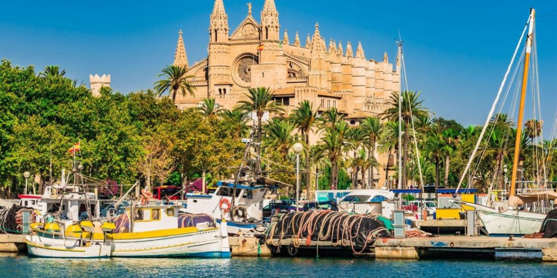 Voo para Palma de Maiorca com hotel e tudo incluso