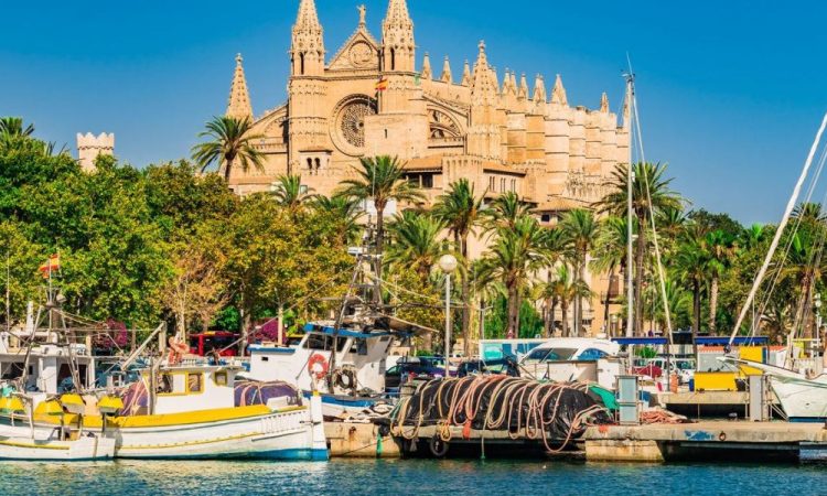 Voo para Palma de Maiorca com hotel e tudo incluso